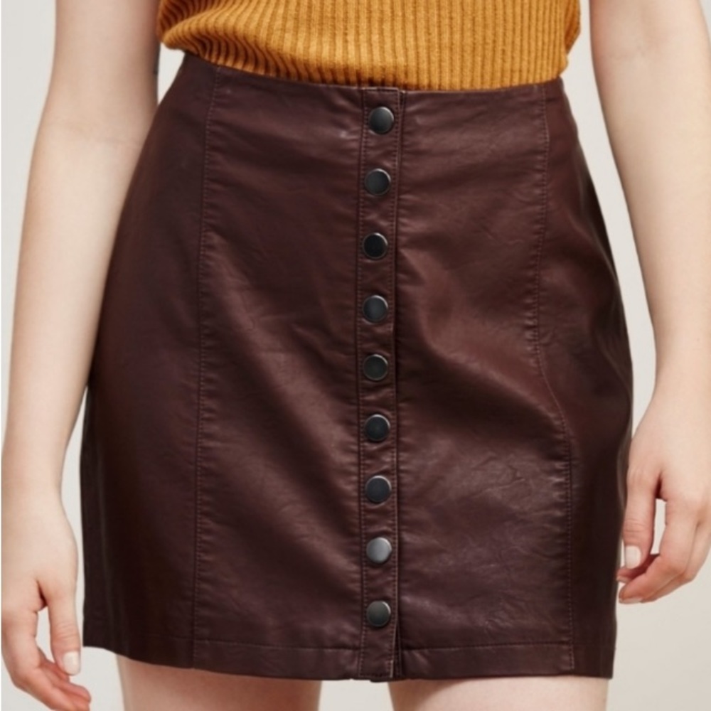 Free People Size 4 Y2K Brown Vegan Leather Snap Front Mini Skirt Office Siren